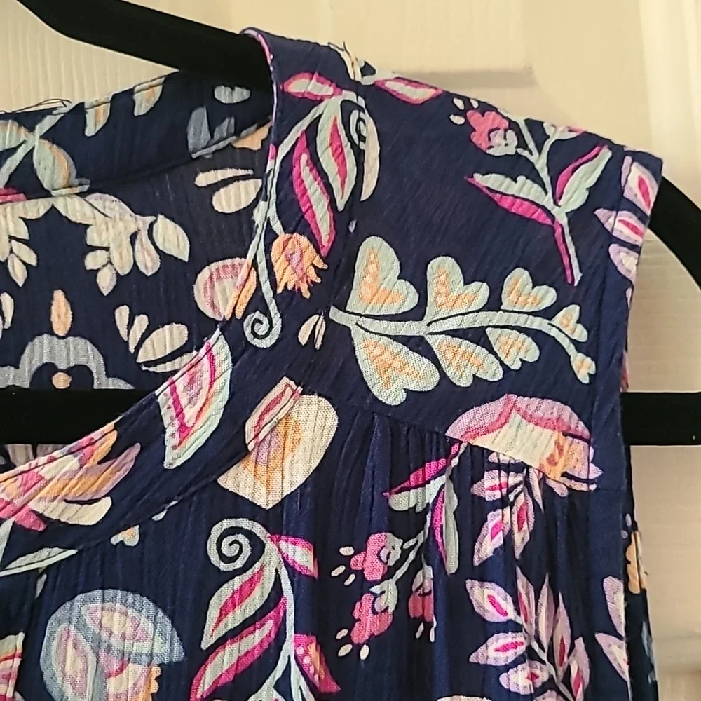 CROFT AND BARROW WOMENS BLUE AND PINK FLORAL SLEEVELESS SUMMER TOP SIZE LARGE - Picture 6 of 15